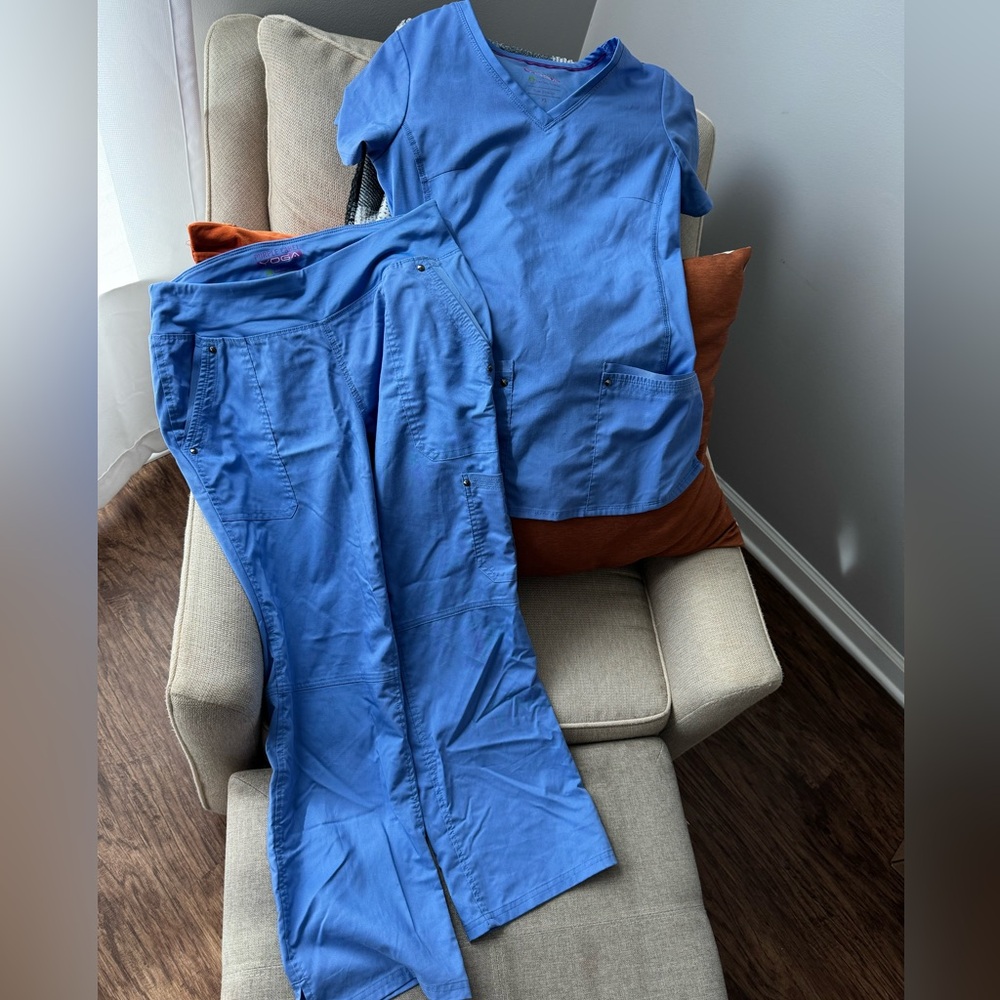 Scrub set